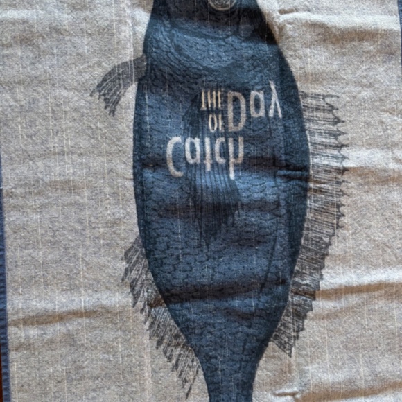 WILLIAMS SONOMA KITCHEN TOWEL CATCH OF THE DAY FISH - Picture 2 of 5